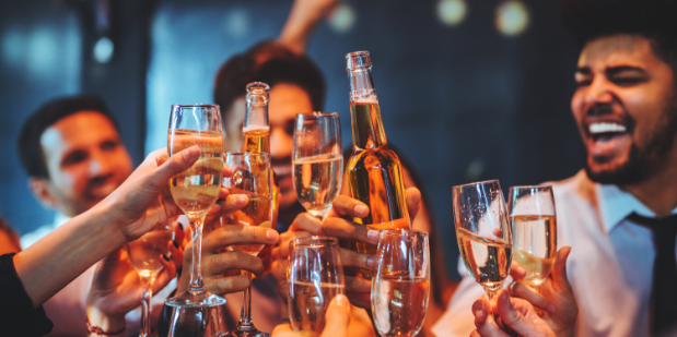 5 Alcohol Delivery Apps Raising a Glass to Liquor Business